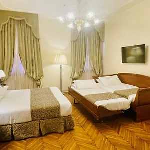 https://dellopera.hotelinveneto.com